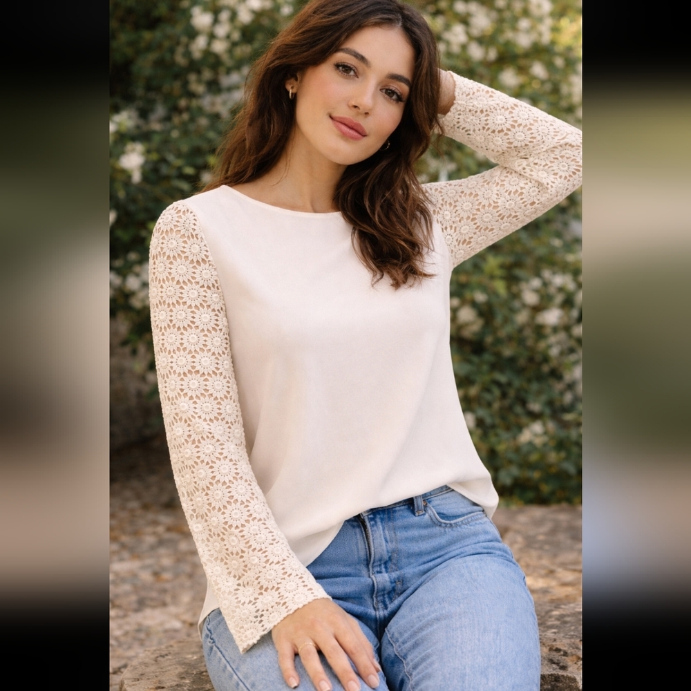 Moschino Cheap and Chic Ivory Cream Blouse Top Crochet Floral Daisy Sleeves